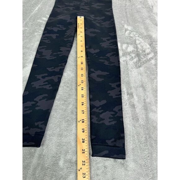 Spanx Look At Me Now Seamless Leggings Women's Size XS Gray Camo - Picture 6 of 7